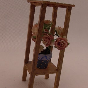 12th scale Dolls House Plant Stand with potted plant    CIN12
