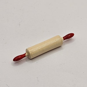 1/12th Scale Dolls House Miniatures, Kitchen, Rolling Pin T52