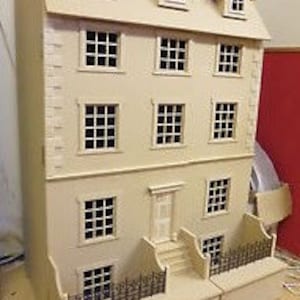 1:12 Large Town House including basement 10 rooms    KIT