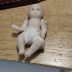 1/12e schaal poppenhuisminiaturen porseleinen babypop TY15
