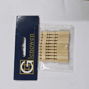 Dockhus i skala 24, kvalitetssvarvade trästolpar, 10-pack Glen10