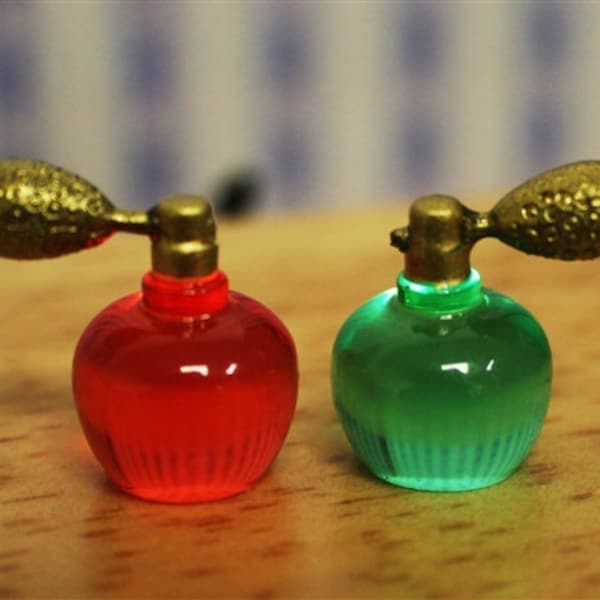 Dolls House Accessories 12th scale set of 2 perfume bottles BA170