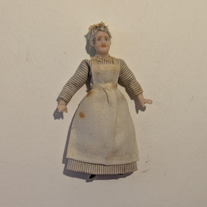 1:24th scale Dolls House Plastic Doll DOL320