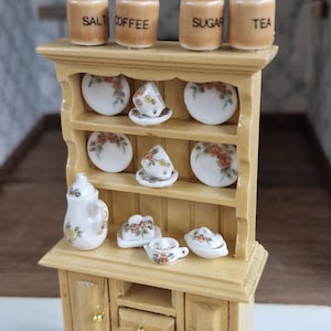 24th scale  Pine Dresser unit   GO010 24