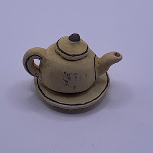 1/12th Scale Dolls House, Miniatures, Ornaments, TEA POT G49