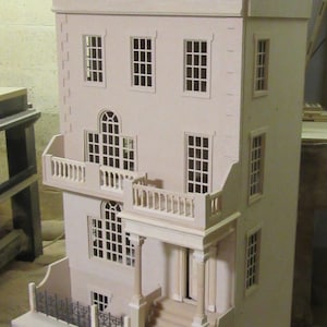 Dolls House 12th scale The Burlington Town House in kit DHD 15-02