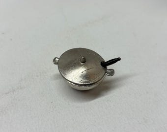 1:12.Skala Puppenhaus-Miniatur, Silber-Wok, PEP10