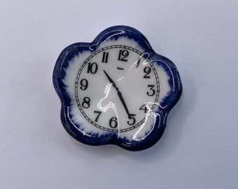 1/12th Dolls house miniatures, Clock,  CQ76