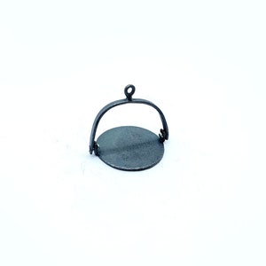 12th scale Dolls House Griddle IO183
