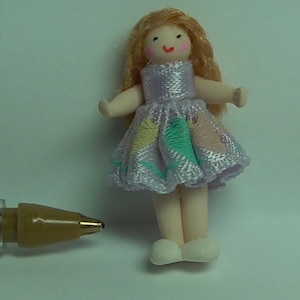 12th scale dolls house miniature  Very small Dolls  Quality Made   TT20