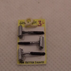 12e schaal Dolls House Shop Card Display Safety Razors British Made AR47a