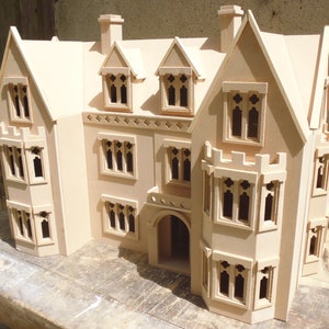 The Draycott Gothic Manor   1:12th scale
