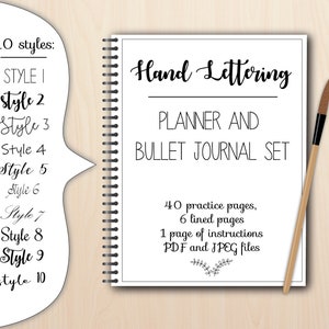 K&ouml;nnte beinhalten: Ein schwarzes und wei&szlig;es druckbares Planer- und Bullet-Journal-Set mit 10 verschiedenen Schriftarten. Das Cover zeigt den Text "Hand Lettering Planner and Bullet Journal Set" und enth&auml;lt 40 &Uuml;bungsseiten, 6 linierte Seiten und 1 Seite mit Anweisungen. Die Dateien sind im PDF- und JPEG-Format verf&uuml;gbar.