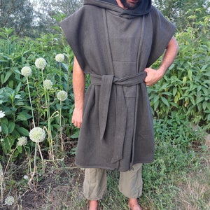 The Duellist Origami Poncho. Mens Fold-up Green Wool Cloak image 6