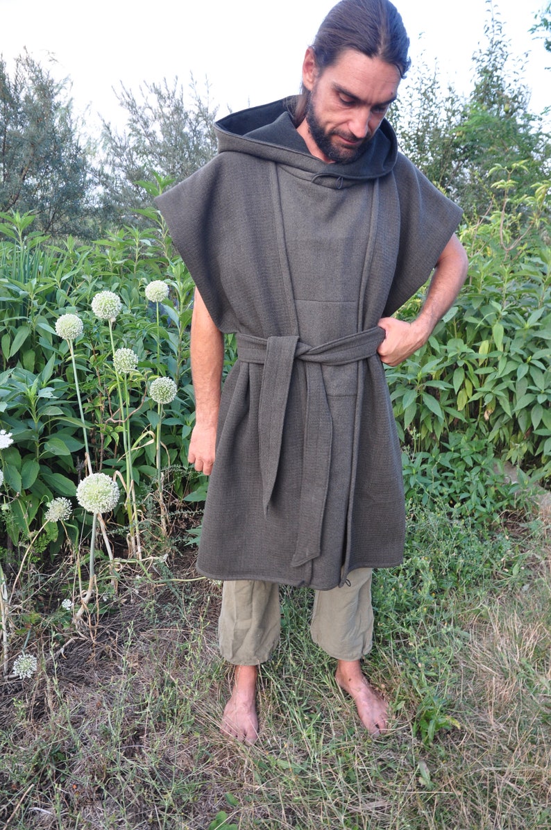 The Duellist Origami Poncho. Mens Fold-up Green Wool Cloak image 6