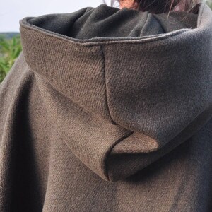 The Duellist Origami Poncho. Mens Fold-up Green Wool Cloak image 8