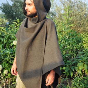 Il duellante Origami Poncho. Mantello di lana verde pieghevole da uomo immagine 7