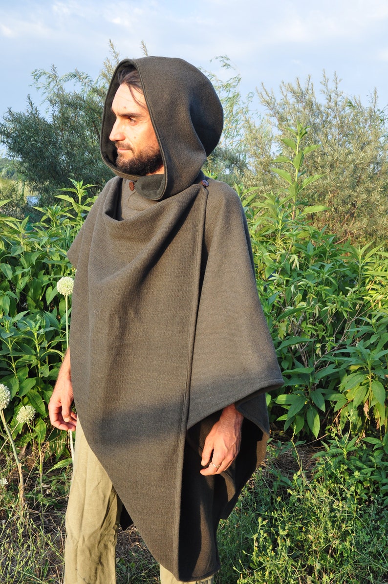 The Duellist Origami Poncho. Mens Fold-up Green Wool Cloak image 7