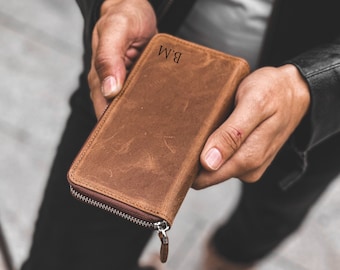 zippered leather wallet