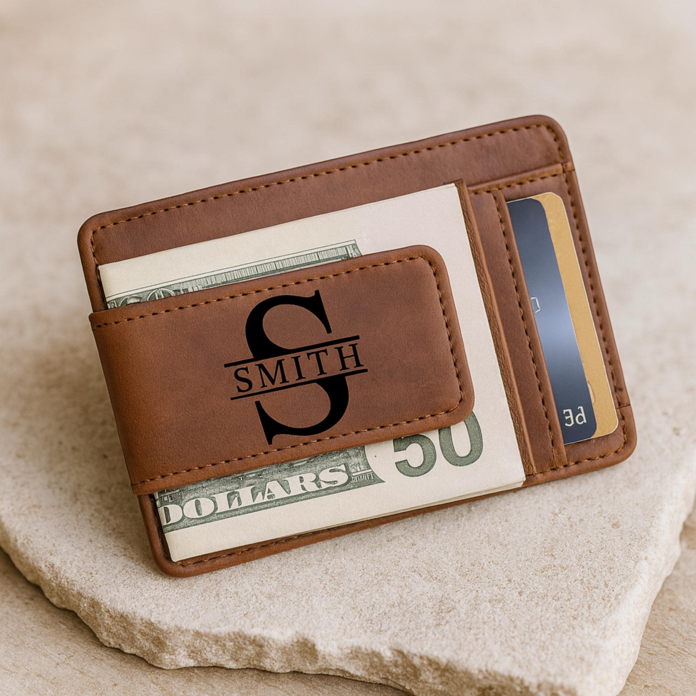 Produktbild von Geldklammer Mit Gravur • Personalisierte Geldklammer Für Männer, Individuelles Namensgeschenk, Trauzeuge, Freund, Ehemanngeschenk, Abschlussfeier Oder Vatertag
