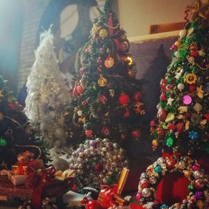 Dollhouse christmas wreath,miniature wreath,christmas,christmas tree,christmas gift,ornament, gift,door wreath image 1