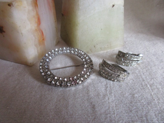 Vintage CIRCLE Pin and EARRING Set - image 1