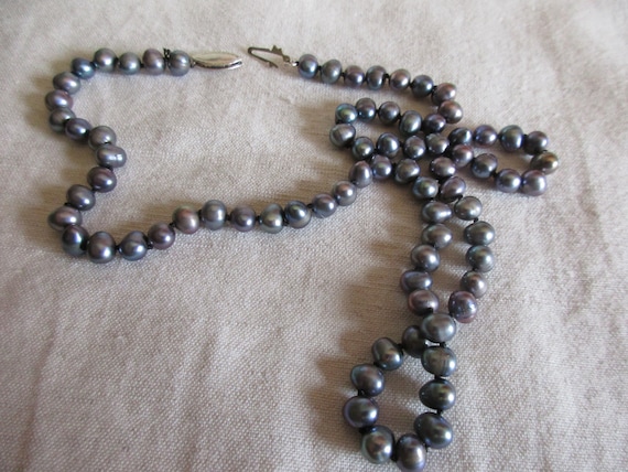 Vintage PEARL  Hand Knotted Necklace