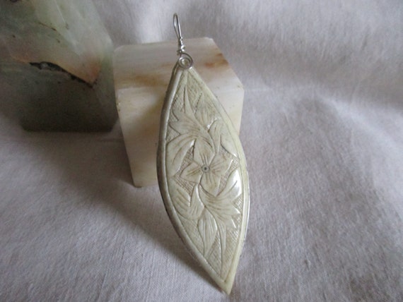 Vintage HAND CARVED Pendant - image 1