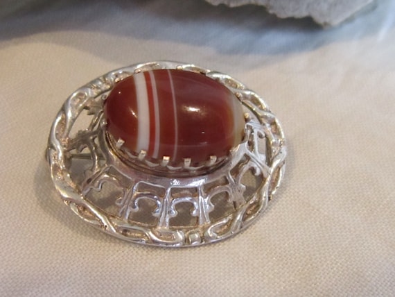 SCOTLAND c. 1960 Sterling and Agate Brooch - image 1