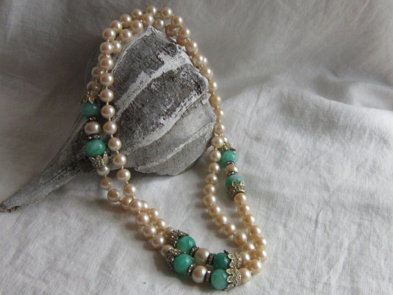 C. 1950 DESIGNER Faux Pearl Necklace - image 1