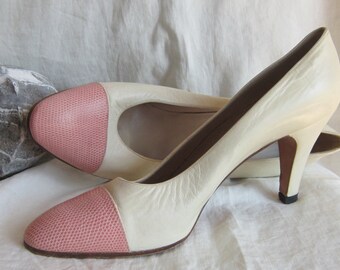 Vintage CHANEL SHOES - Just reduced !