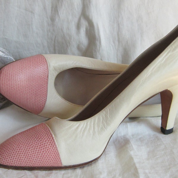 Vintage CHANEL SHOES - Just reduced !
