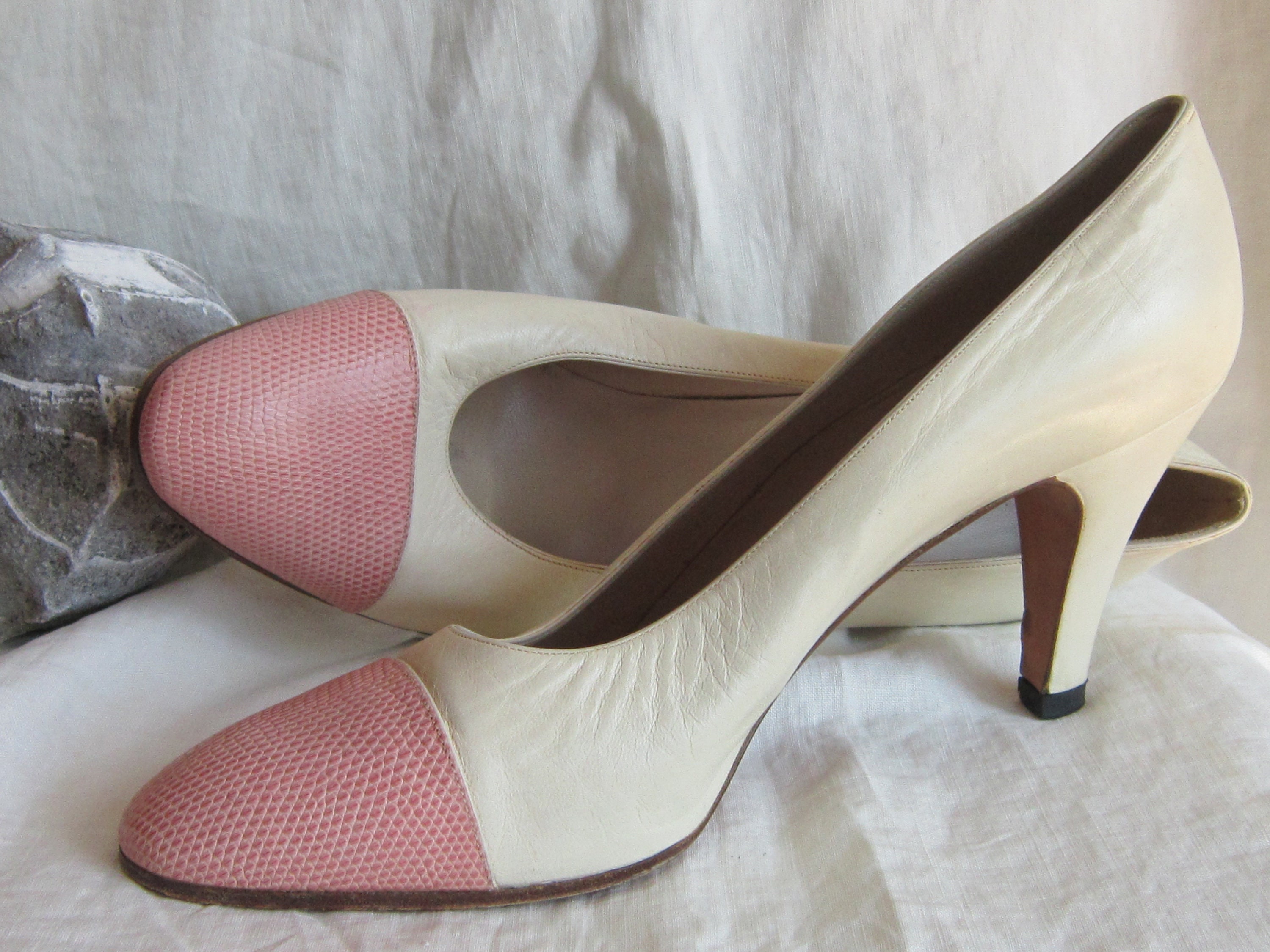 Chanel Vintage White Leather CC D'Orsay Pumps Size 39 Chanel | The Luxury  Closet