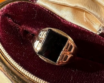Vintage 10k Yellow Gold Onyx Signet Ring