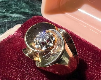Vintage 18k Yellow Gold Diamond Swirl Ring