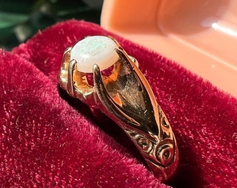 Antique 10k Yellow Gold Belcher Set Opal Ring