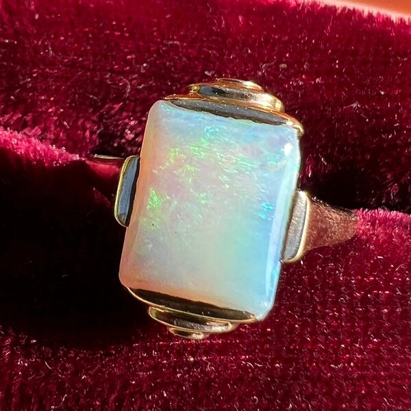 Vintage 14k Yellow Gold Opal Ring