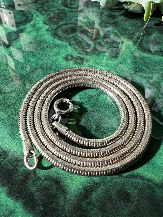 Vintage Silver Tone Round  Snake Chain Necklace