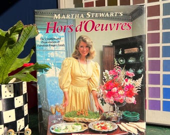 Vintage 1980's First Edition "Martha Stewart's Horse d'Oeuvres: The Creation and Preparation of Fabulous Finger Foods" Entertaining Cookbook