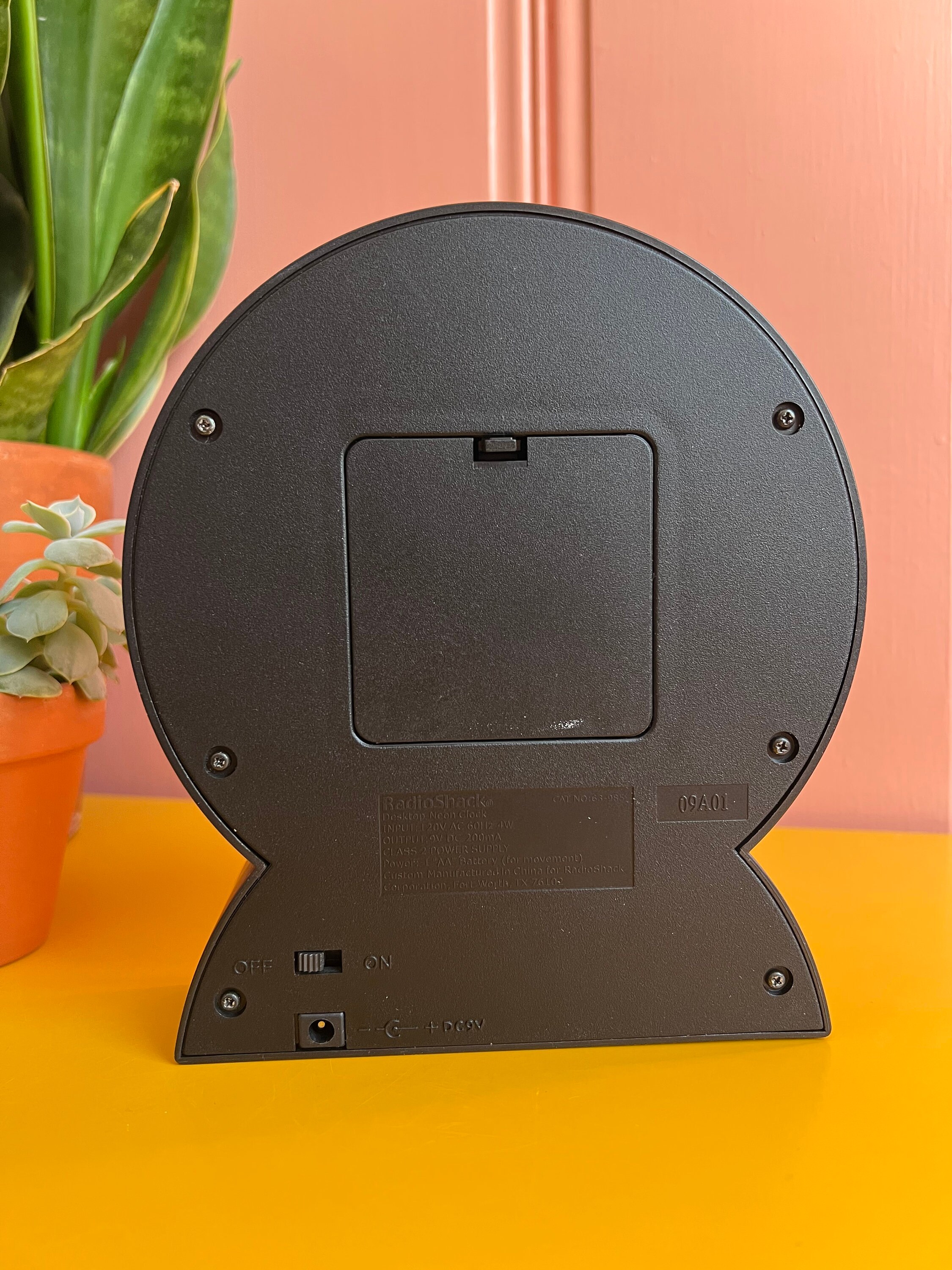 Vintage Post Modern Style Neon Clock By Radio Shack In Original Box