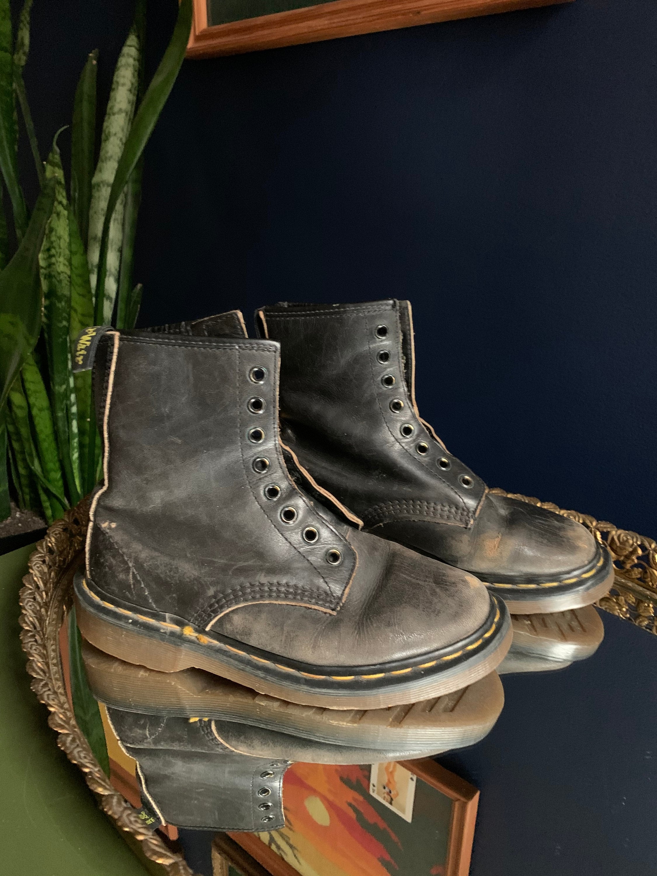 1980 s Original Dr. Martens Air Wair With Bouncing Soles Black With Gold Stitching Etsy Mexico