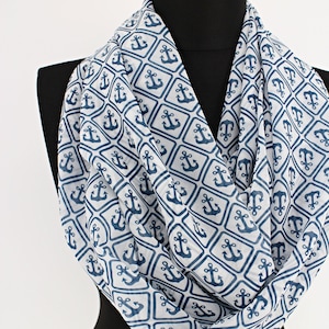 Schlauchschal mit Ankermuster: Schlauchschal mit maritimem Print