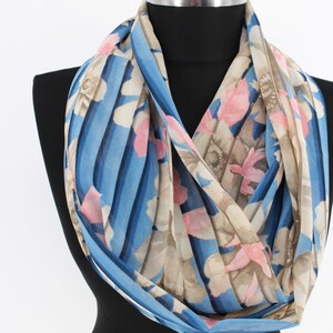 Infinity-sjaal van chiffon met bloemengestreepte: cirkelsjaal voor dames