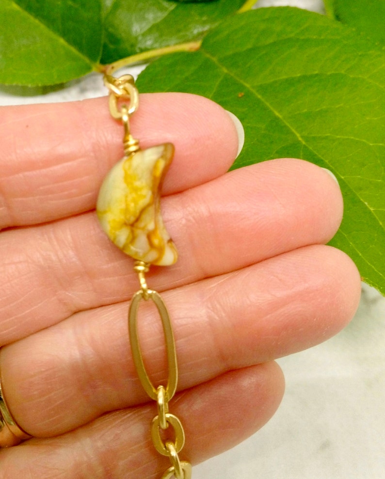 Chunky Matte Gold Chain Bracelet in Oval Link Chain and Wire Wrapped Serpentine Bead Handmade Jewelry by Elle and Belle Jewelry
