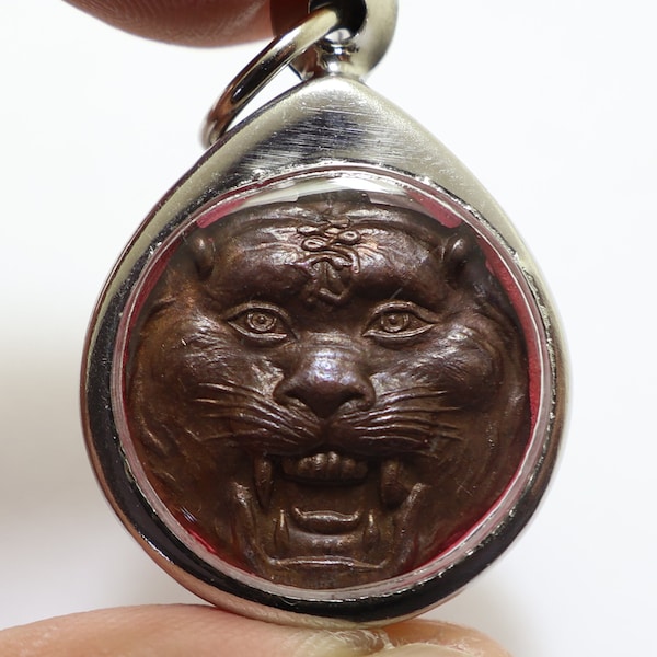 Magic Tiger Phra LP Pern of wat Bangphra temple blessed in 1980 Muay Thai magic miracle Muaythai amulet pendant Thailand lucky Locket gift