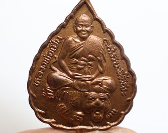 Phra LP Pern à cheval sur l'amulette magique du tigre du temple wat bangphra bénisse pour une forte protection de la vie collier bouddhiste bouddhisme thaïlandais chanceux