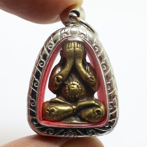 Phra Pidta LP Moon Brass Amulet: Thai Buddha Pendant for Success