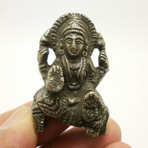 Mini estátua de metal Maa Laxmi: amuleto da deusa hindu dos anos 80