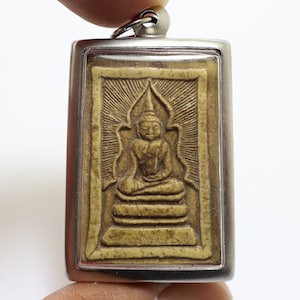 LP Moon Thai Buddha Amulet: Somdej Pendant for Wealth & Luck