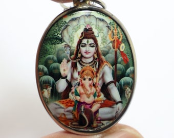シヴァ神のペンダントネックレス　ヒンドゥー教の神のお守り　ケース付き シヴァ神とガネーシャのビッグペンダント：ヒンドゥー教の神のお守り